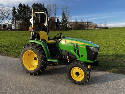 John Deere 3025 E Allrad - Hammerangebot