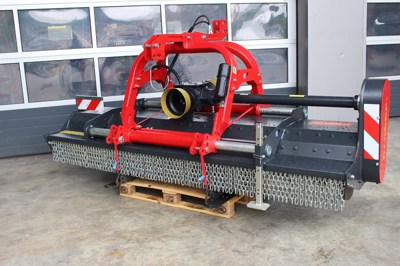 Schlägelmulcher / Mulcher S9 Dyna 300 / Demo