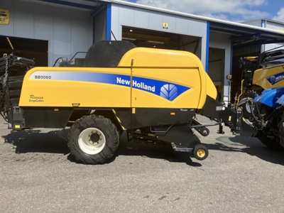 Quaderballenpresse New Holland BB 9060