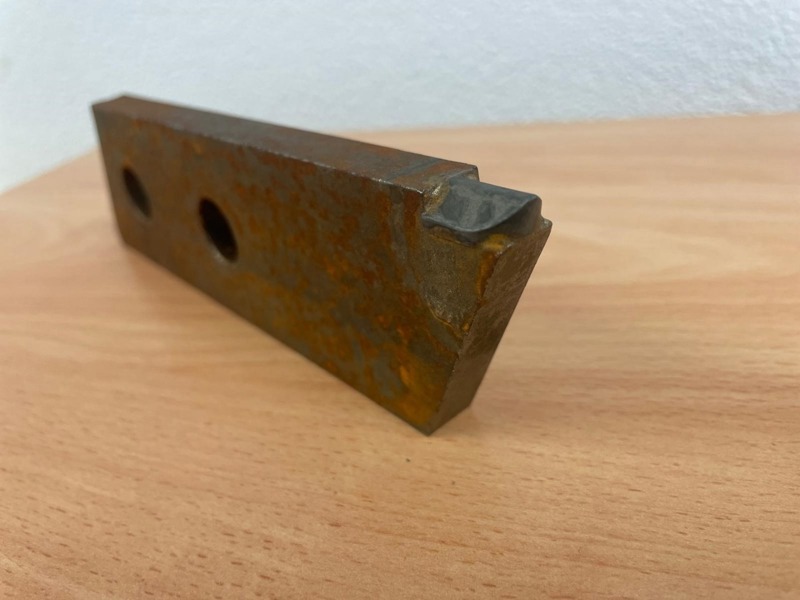 b0b0c17a-9b61-4d79-b7eb-e5822b701339-Fräsmesser mit Hartmetall.jpg