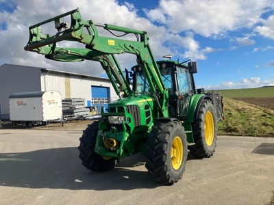 John Deere 6330 Premium mit Frontlader