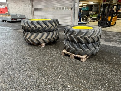 Radsatz zu John Deere 380/85R24  und 18.4R38