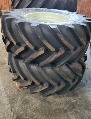 Räder / Reifen 600/70R30 Michelin MachXBib Neu