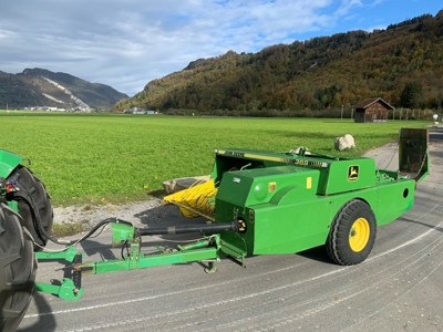 John Deere 359 Ballenpresse