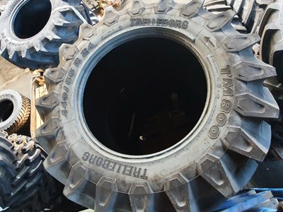 2 Reifen Trelleborg 440/65R24 neu für Traktor 4406524