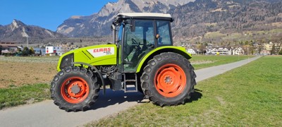 Claas Axos 330