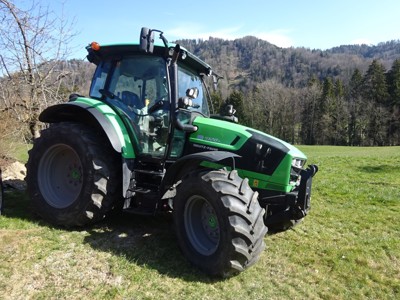 Traktor Deutz 5120P mit Druckluftanlage Fronthydra