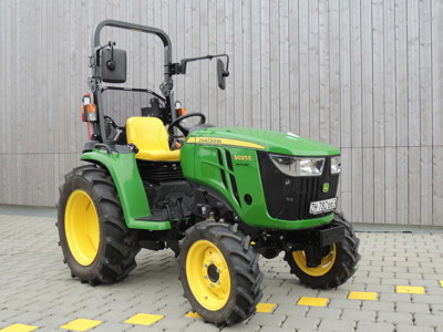 John Deere 3025 E