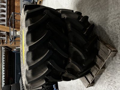 Vorderräder zu John Deere 480/65 R 24