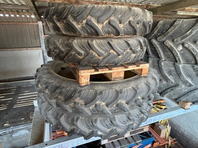 Fixspur Räder 270/95R32 und 270/95R48zu John Deere