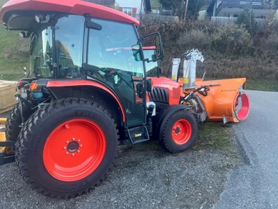 Kubota Kommunaltraktor 61PS