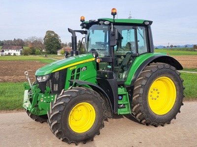 Traktor John Deere 6120M