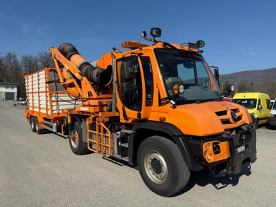 Unimog U427 mit Böschungsmäher MULAG und Anhänger