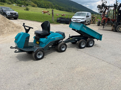 Tracteur à gazon avec remorque