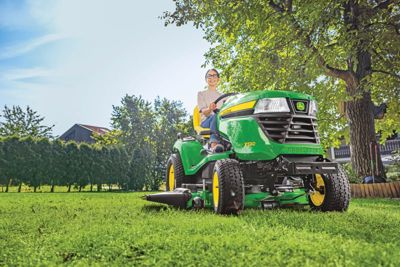 John Deere X590 Rasentraktor