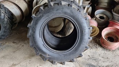 Reifen 340/85R24