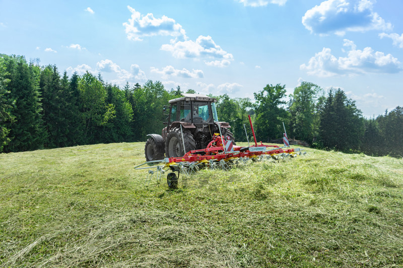 7af5ab73-d1a3-4657-a29b-1c1a0f7bdc0a-HIT6.69_MasseyFerguson_12-1_SAT.jpg