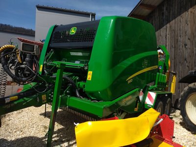 Presse enrubanneusse John Deere 960 Goweil G5040