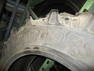 Reifen Taurus 270/95R32 1Stück