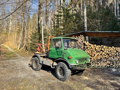 Unimog 421 mit Forstausrüstung