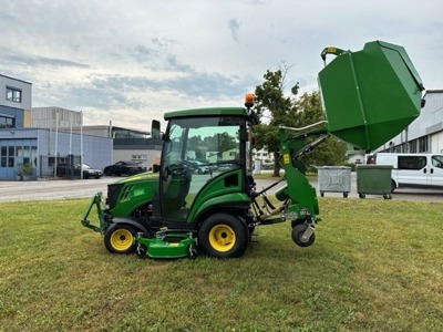 John Deere 1026R inkl Mähwerk und Grasfangbehälter