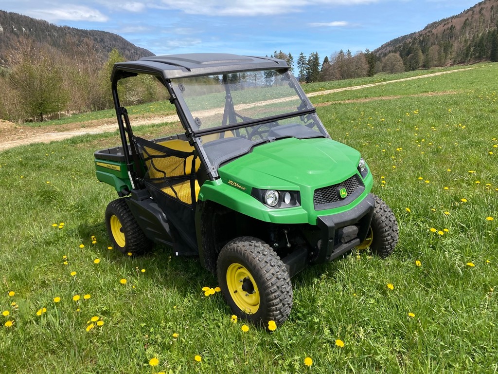 173601c4-0b6a-4180-8126-23849266573e-John Deere Gator Schlüchter (2).png