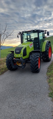 Claas Axos 330 CX