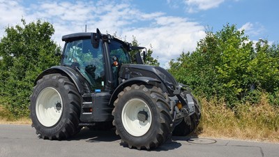 Valtra N 155 e Versu Odermatt Landmaschinen