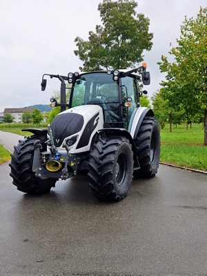 Valtra A 114