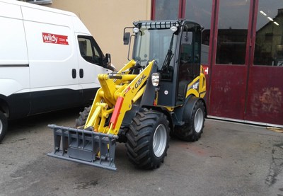 Hoflader Hoftrac Gehl Manitou Knicklader Mustang Kompaktlader Hofschlepper Pneulader