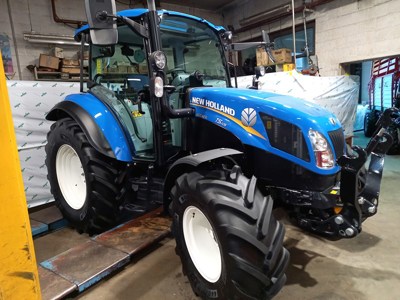 New Holland T5.105 Ausstellungsmaschine