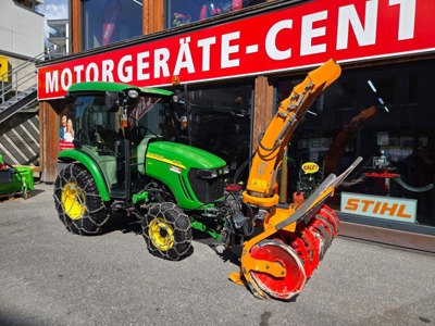 Kommunaltraktor JOHN DEERE 3720 mit Westa