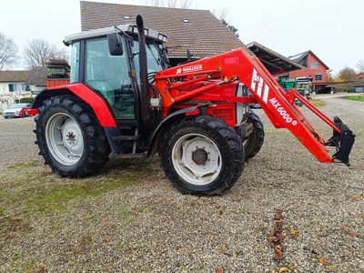 Massey Ferguson Allrad Traktor MF 6160 Dynashift