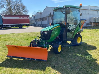 John-Deere 1026R Traktor