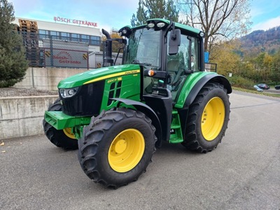 John Deere 6100 M mit AutoQuad-Getriebe