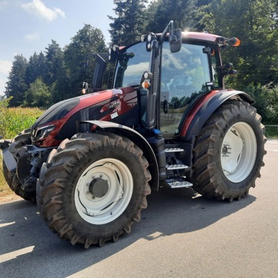 Traktor Valtra G135A