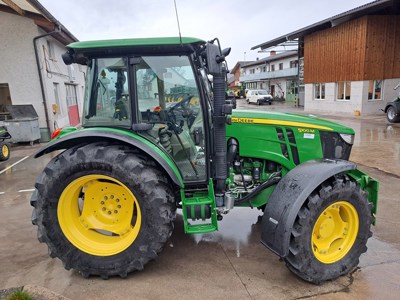 John Deere 5100M