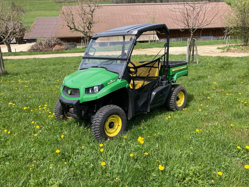 8ae7b79a-9182-4e49-98e7-edc46b100e50-John Deere Gator Schlüchter (3).png