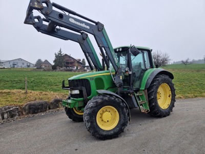 John Deere 6620 mit Frontlader