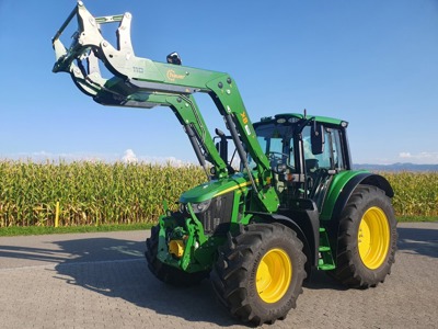 Traktor John Deere 6120M mit Frontlader Hauer