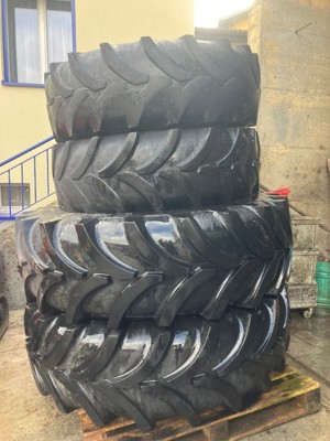 Radsatz 480/70R38 und 380/70R28 zu John Deere 7530