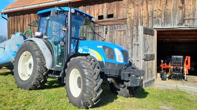 New Holland T4020