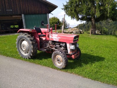 Traktor Massey Ferguson MF135