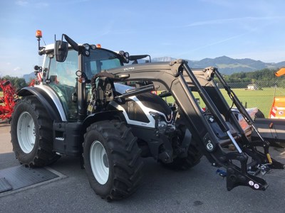 Valtra G 135 Versu