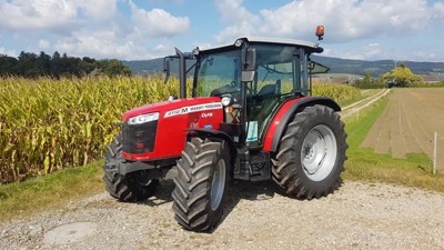 Traktor MF4710M