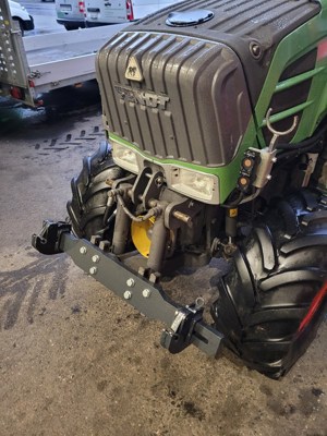 Fendt Vario 200 V/F FKH Kurzanbauplatt