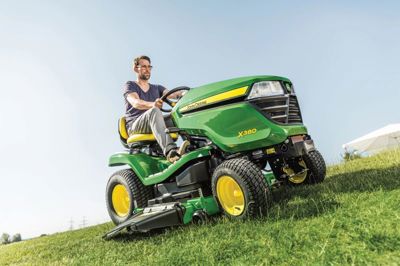 John Deere X380 Rasentraktor