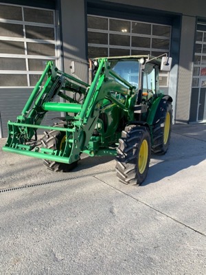 John Deere 5720