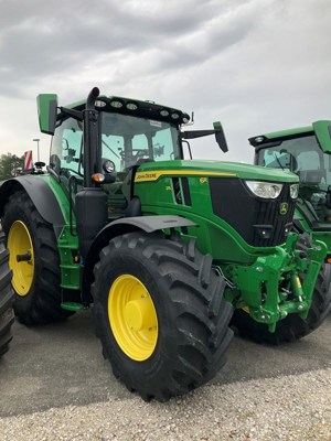 Tracteur John Deere 6R 215