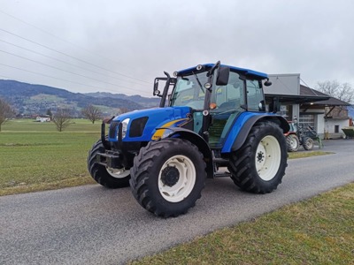 New Holland T5050